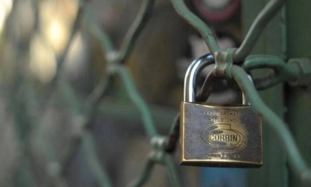 Λουκέτο και πρόστιμα σε δύο μπαρ της Χαλκιδικής λόγω συνωστισμού